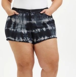 Torrid tie dye denim shorts size 24